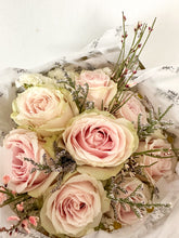 Load image into Gallery viewer, Rosé bouquet
